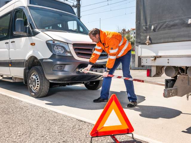 Autopanne? Wir helfen Ihnen. Autopanne? Wir helfen Ihnen.
